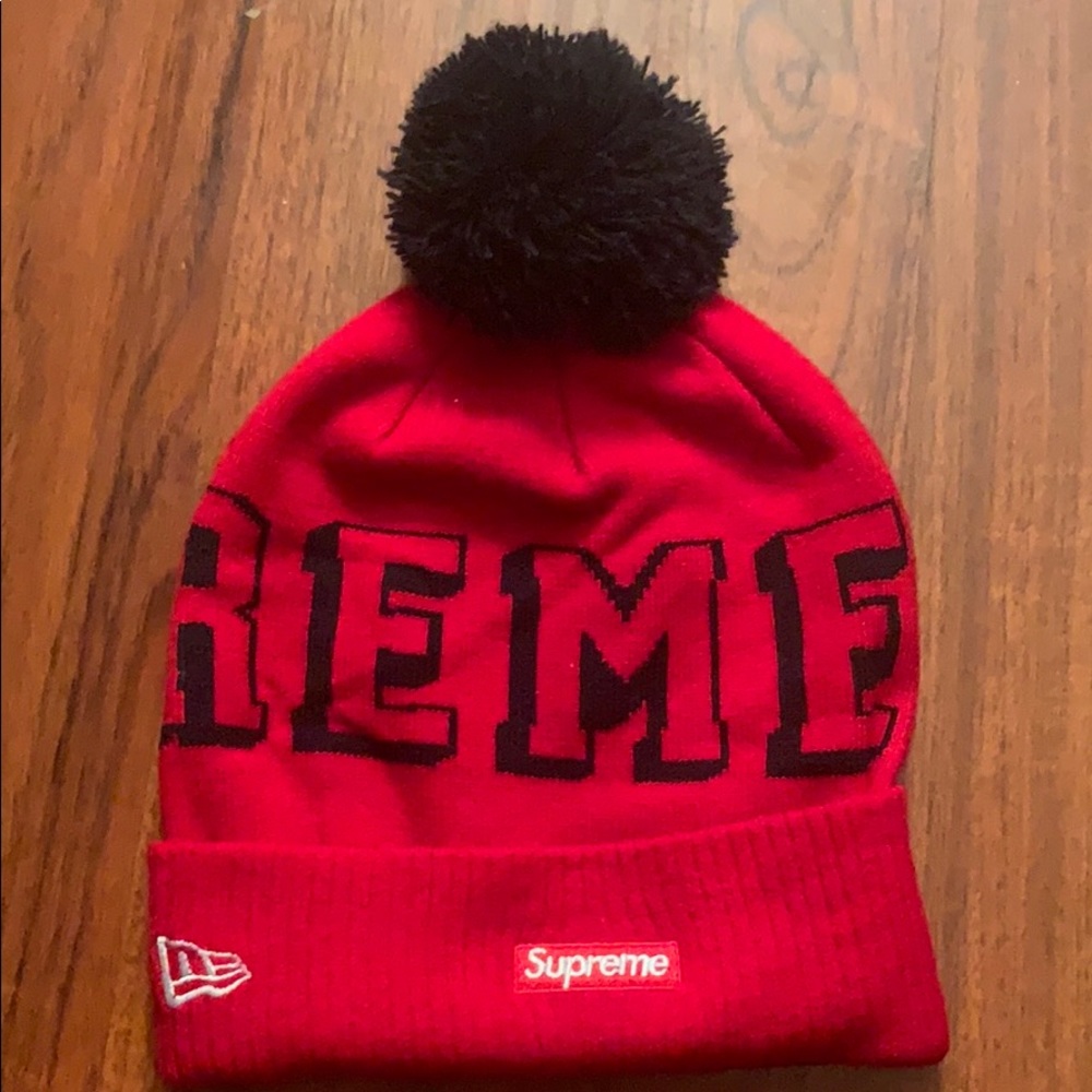 ♦️new with tags *supreme/new era beanie